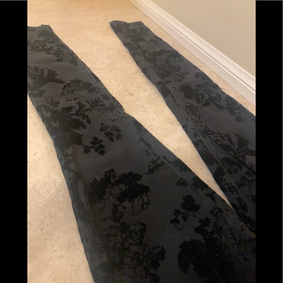 Current Elliot Black Velvet Floral Jeans size 25 - Picture 2 of 3